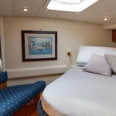 Royalton Charter Bateau-hôtel