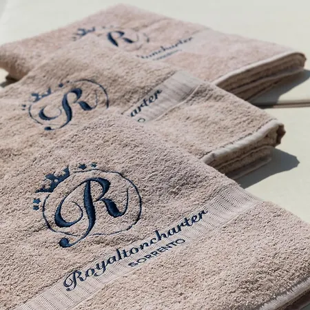 Bateau-hôtel Royalton Charter *