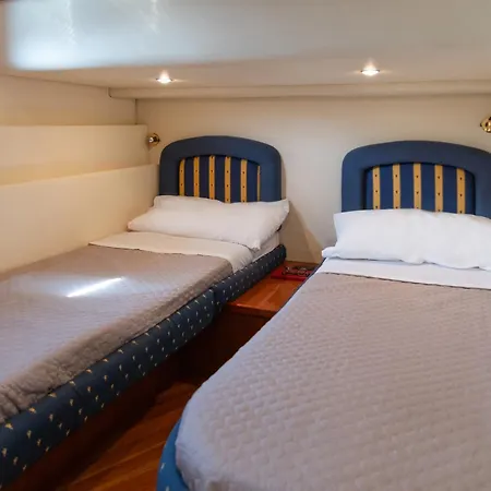 Botel Royalton Charter Sorrento